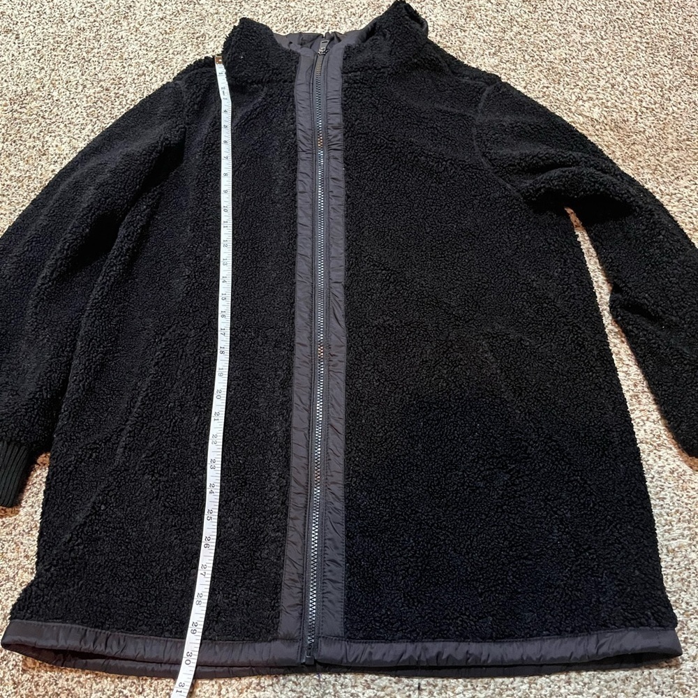 1 MADISON EXPEDITION Womens Black Hooded
Sherpa Coat - Picture 9 of 9